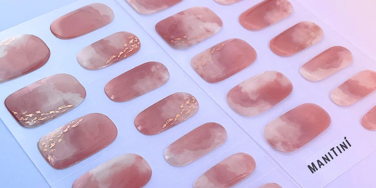 Glittery Scales - pink pastel with golden shimmer art nail wraps | ManiTini