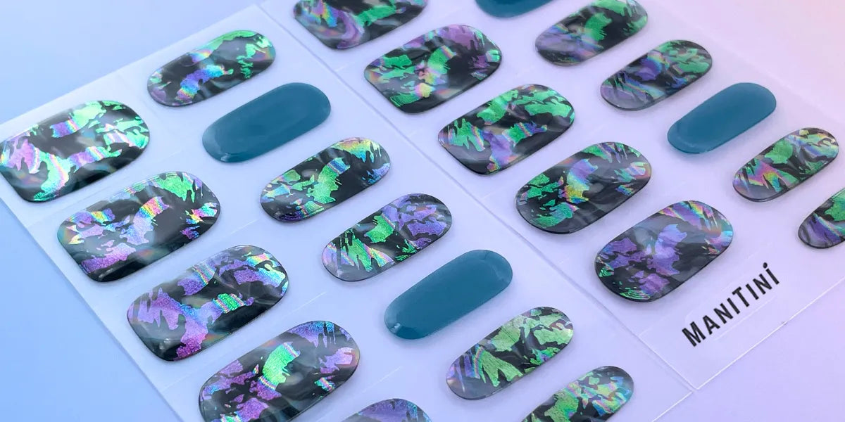 Butterfly Kisses - blue black cool-chic shimmer art nail wraps | ManiTini