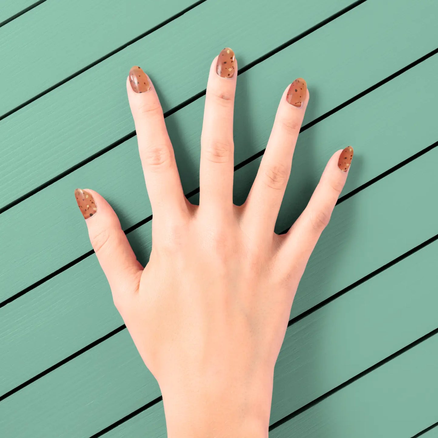 Shell We Go - glow yourself up with creative and cool-chic shimmer art nail wraps | ManiTini