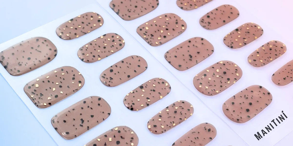 Shell We Go - creative and cool-chic shimmer art nail wraps | ManiTini