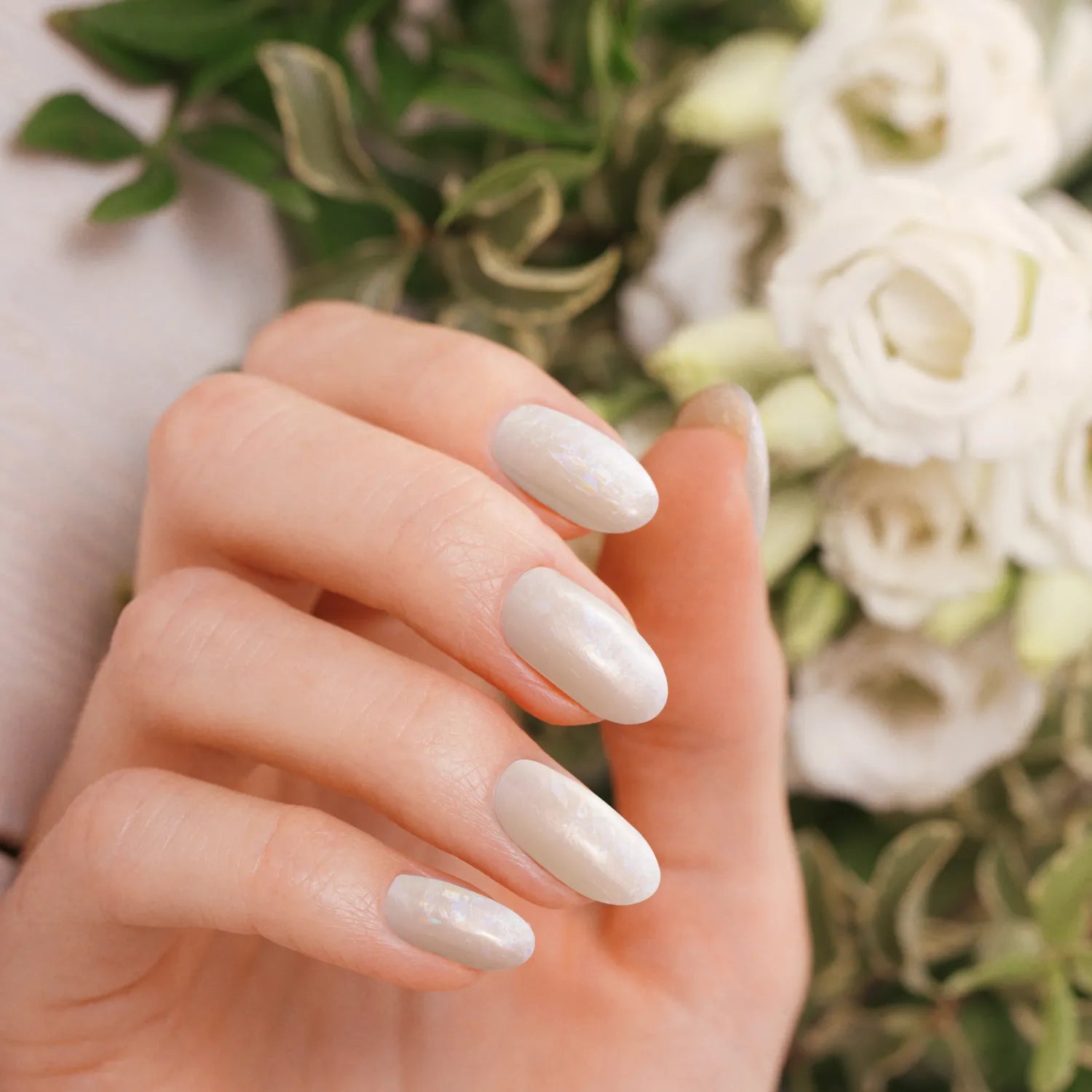 My Pearl Story - pearly white shimmer art nail wraps | ManiTini 